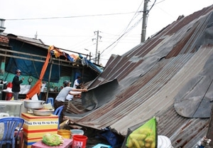 （Ｃ）Phap Luat, 4日の竜巻で崩壊した食堂