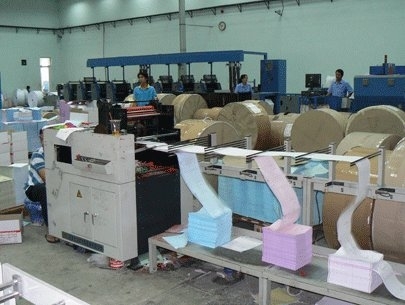（C）VN Plus, 工業団地内の製紙工場