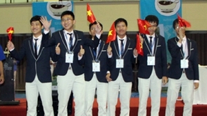 （C）  TUOITRE,ベトナム選手代表の6人