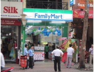 （C） familymart,　20号店
