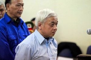 （C）Tuoi tre,Nguyen Khanh、グエン・ドゥック・キエン被告