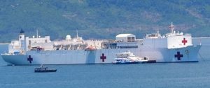 （C）Quan  goi nhan dan、マーシー級病院船