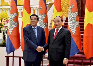 Bao chinh phu,Quan Hieu、フンセン首相(左)とフック首相