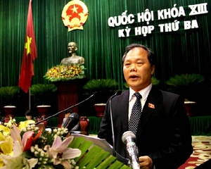 （C）Thanh nien,Ngoc Thang、ファン・チュン・リー法律委員会主任