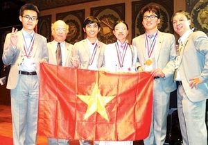 （C） SGGP,　メダルを獲得し凱旋帰国したベトナム代表選手たち