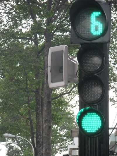 （Ｃ）baomoi, 設置された交通ルール広報用スピーカー