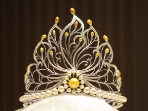 (C) tuoitre アインさんがデザインした王冠