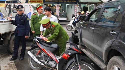 (C) Tuoitre,　Nguyễn Kh??nh