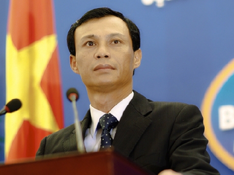 (C) Nguoilaodong<br>記者会見で乗組員の即時解放を主張したルオン・タイン・ギー報道官