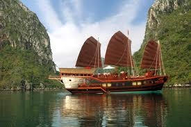 (C) halongbay-halongcruise.com
