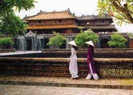 (C) vietnamholidays.cc