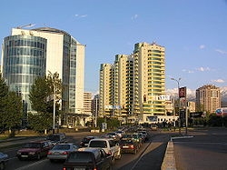 （C） Wikipedia<br>アマルトイの街の様子