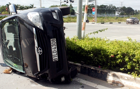 （C） Baomoi： 日本人4人が乗っていた乗用車
