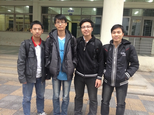 (C)tinmoi, 発明した学生4人
