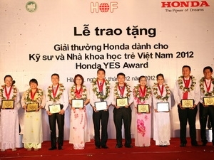 (C)Vietnam+
