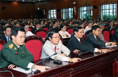 (C)Baomoi, 憲法改正案意見聴取に関して決議する国会