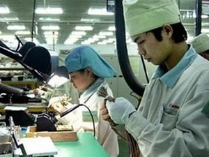 （Ｃ）Vietnamplus, ハノイ市タンロン工業団地のキヤノン工場の様子