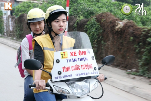 (C)Kham pha,Hong Phu
