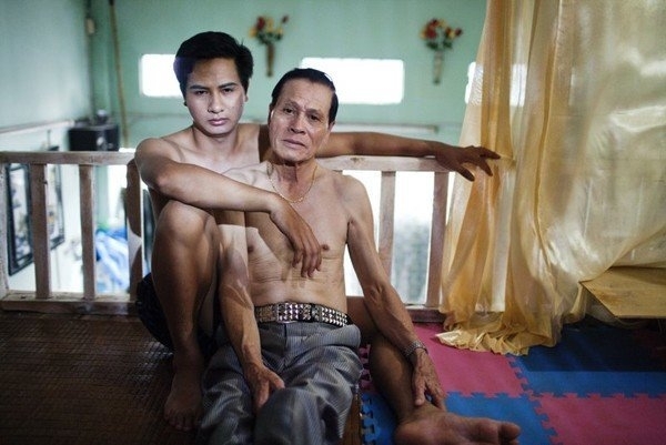 (C) vietnamnet 恋人とのツーショット、右側がフン氏