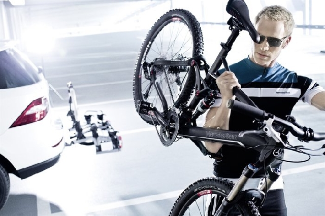 ★メルセデスベンツ自転車に付属した超高級空気入れがこれだ！新品未使用★ 小さな高級車”の進化──新型メルセデス・ベンツCクラス試乗記