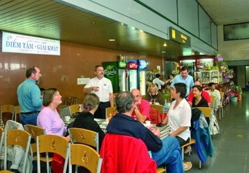 (C)Phap Luat, 空港内の飲食店