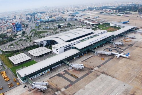 (C)VN Express, タンソンニャット空港