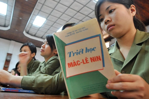 （C）ttxva, マルクス・レーニン主義を専攻する学生