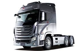 （C）  motortrend,　大型トラック「Xcient」