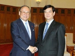 (C)Lao dong,TTXVN武部氏(左)とズン首相