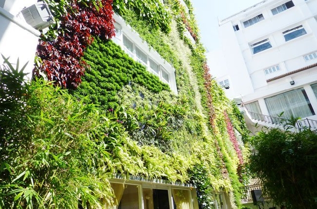 (C) Saigontimes, レックスホテルの立体庭園