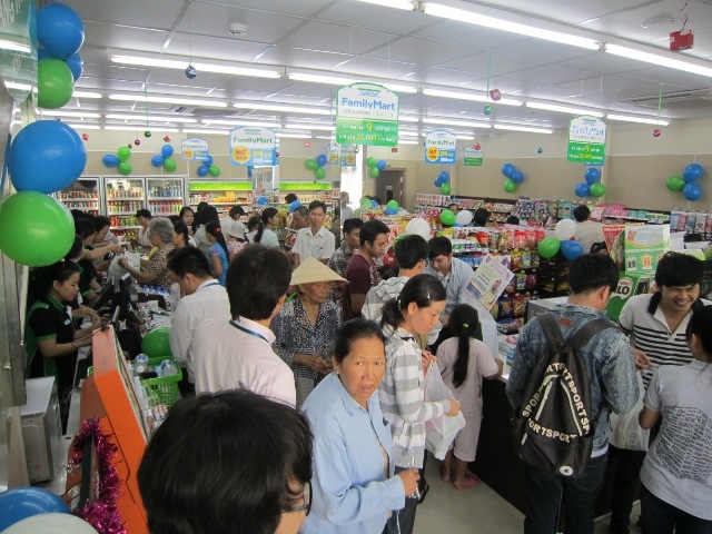 （C） familymart,　13号店
