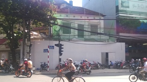 (C) vnexpress, 改修工事中の建物