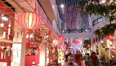(C) Cand 「中秋節の旧市街」