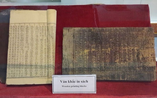 (C) vov 木製活字版