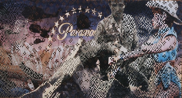 (C) 森美術館 「無題(パラマウント)」2003年 Cプリント、リネンテープ 所蔵：Ann and Mel Schaffer Family, New York