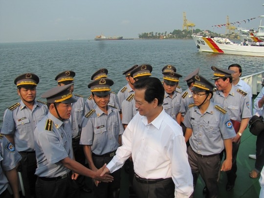 (C)Nguoi lao dong,Hoanh Dung