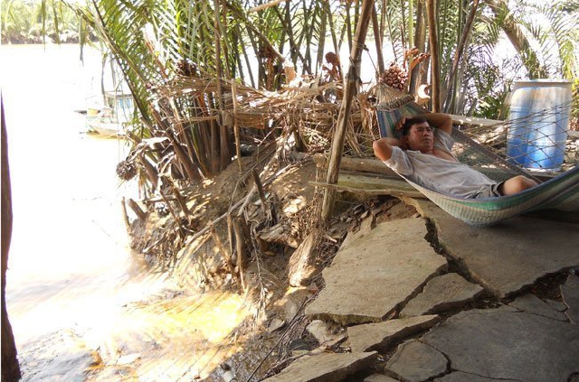 (C)Saigon times,Van Nam