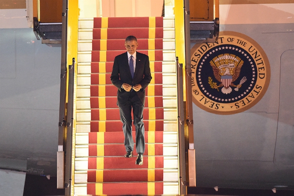 (C) vnexpress, Giang Huy, ノイバイ国際空港に到着したオバマ大統領