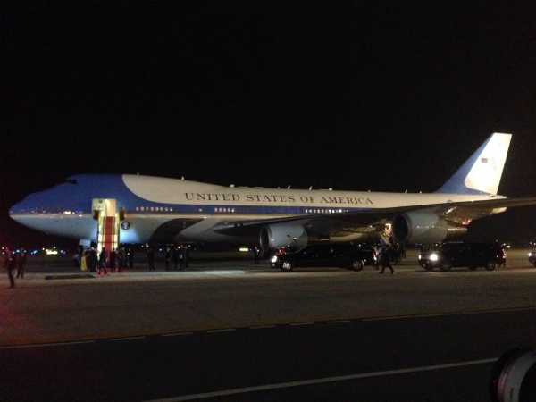 (C) vnexpress, Giang Huy, ノイバイ国際空港に到着したオバマ大統領