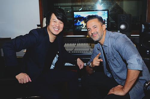 (C) vnexpress, 左：タイン・ブイ、右：RedOne