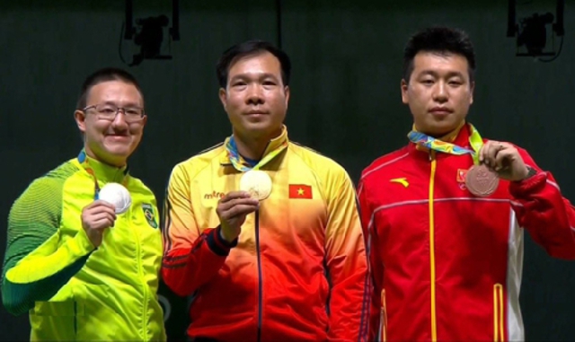 (C) VnExpress,Quang Dung、ホアン・スアン・ビン選手(中央)