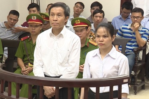 (C)An ninh thu do、ビン被告(左)とトゥイ被告