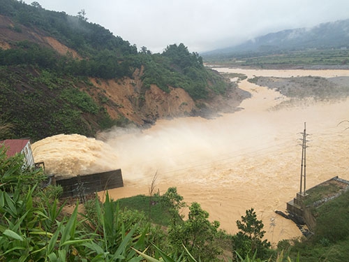 (C) vnexpress, Duc Hung, 15日のホーホー水力発電所