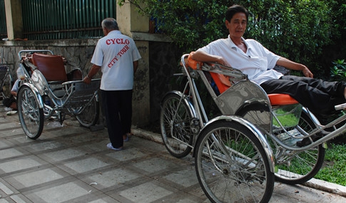 (C) An Huy, Thanh Nien, シクロ組合の運転手