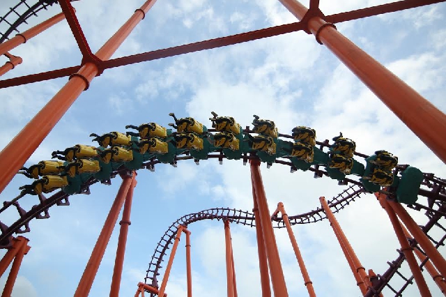 ダナン：アジアパークにぶら下がり式コースターが登場、国内最大 [観光