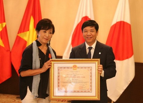 (C)VOV.VN