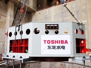 (C) 東芝