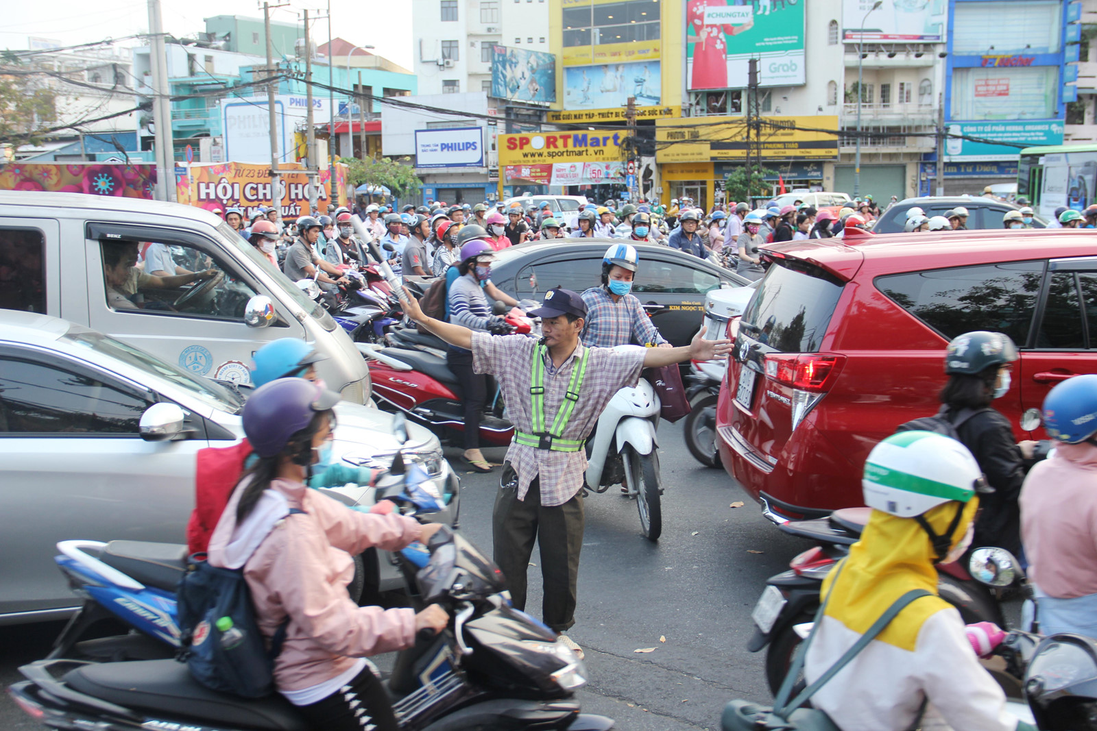 (C) An Huy, Thanh Nien