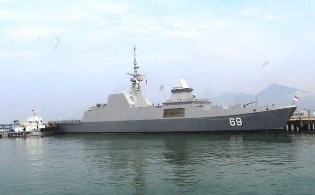 シンガポール海軍の艦船、ダナンに寄港 [政治] - VIETJOベトナム