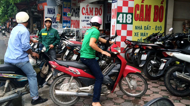 W杯のサッカー賭博で質屋が大繁盛 番狂わせ続出で 社会 Vietjoベトナムニュース